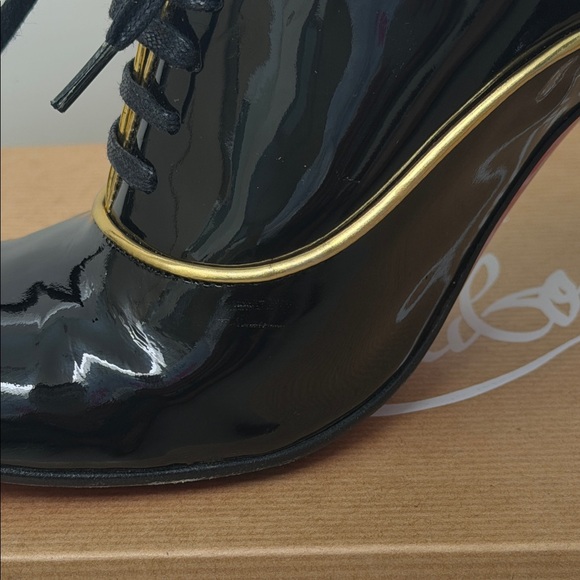 Christian Louboutin Black and Gold Patent Heels - Picture 5 of 12
